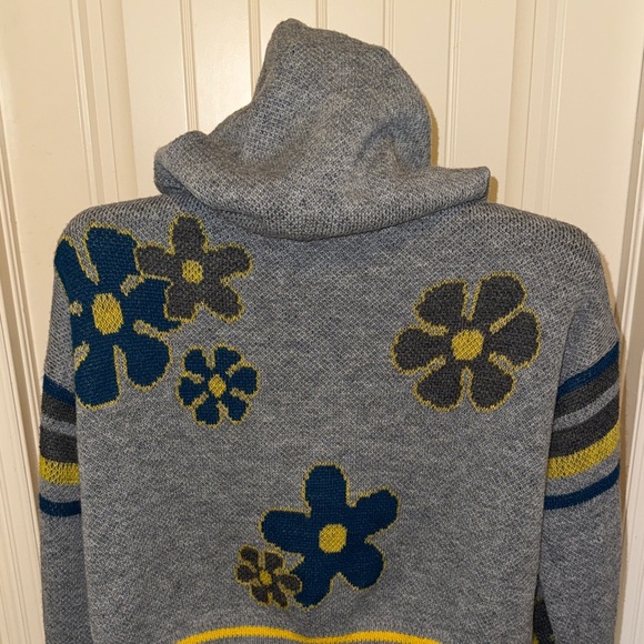 Floral Patterned Gray and Yellow Zip Up Cardigan Sweater - Picture 3 of 8